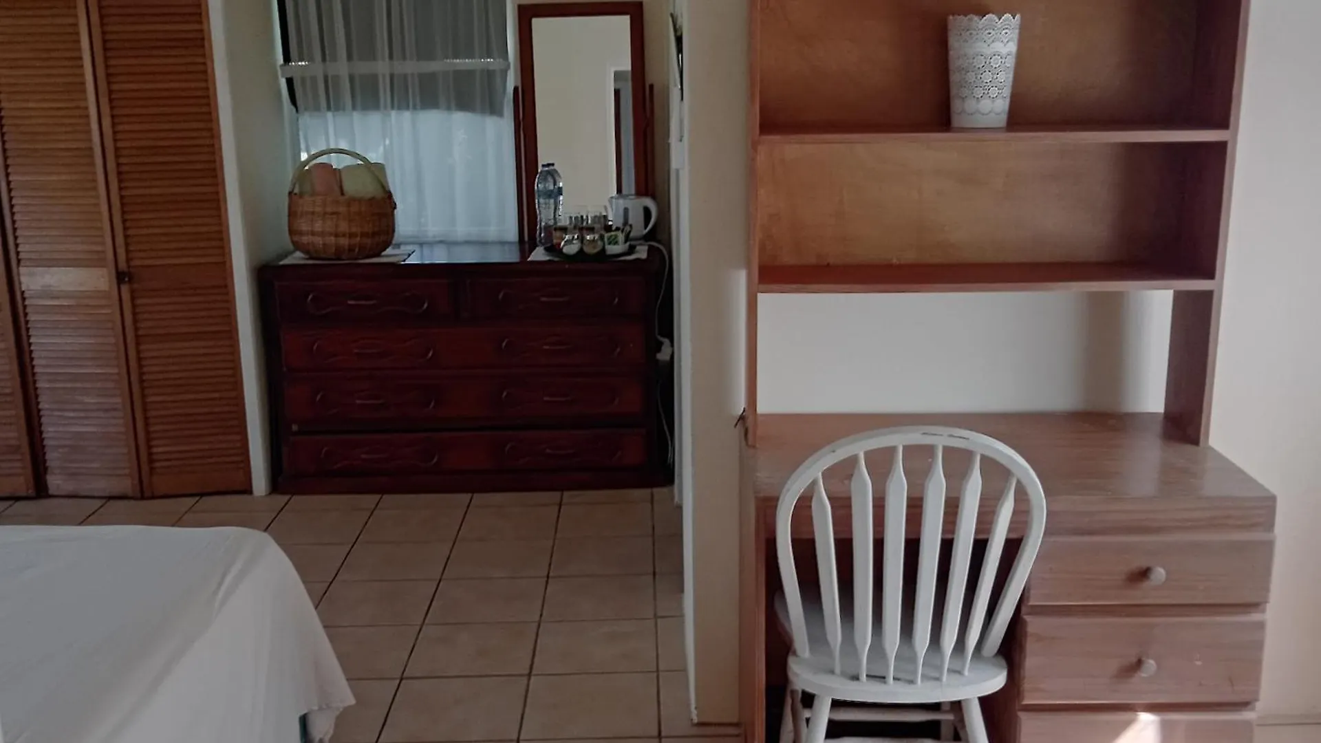 Δωμάτια σε οικογενειακή κατοικία Cozy Private Room With Ac, Balcony Near Airport, Beach And Kite Surfing Vieux Fort